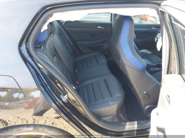 Volkswagen Golf 2.0t Image 4