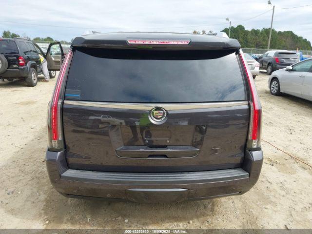 Cadillac Escalade Luxury Image 11