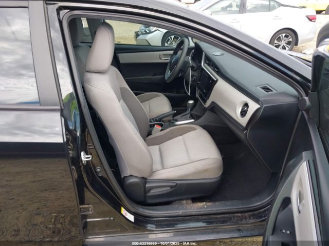 Toyota Corolla Le Image 18