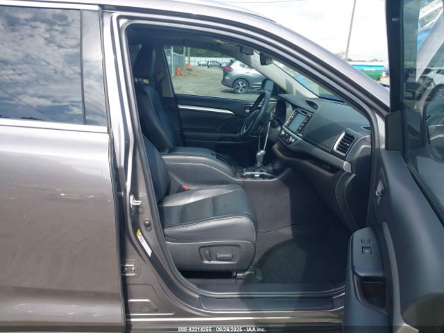 Toyota Highlander Xle Image 8