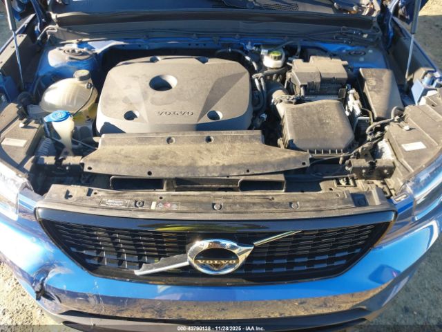 Volvo XC40 T4 R-design Image 14