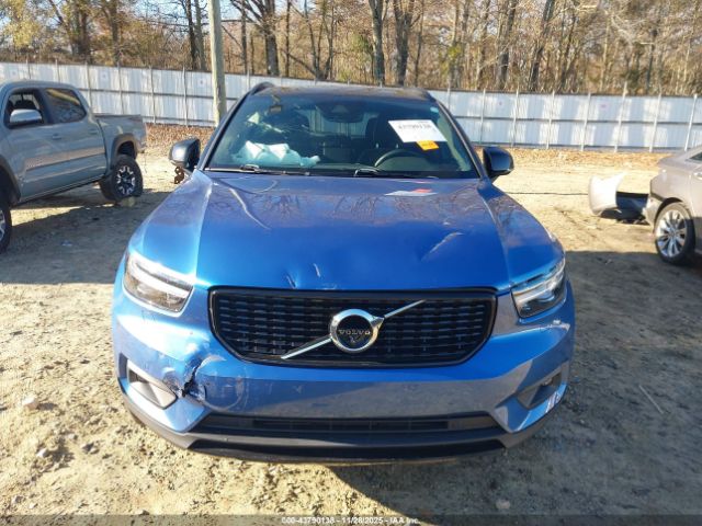 Volvo XC40 T4 R-design Image 9