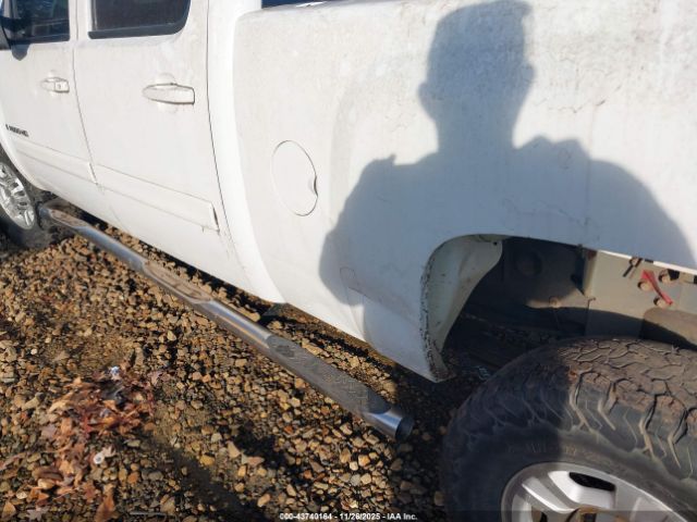 Chevrolet Silverado 2500 Ltz Image 13