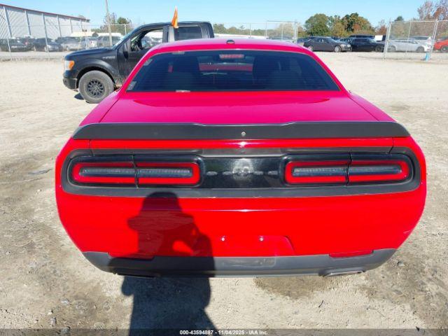 Dodge Challenger Sxt Image 9