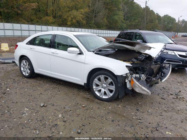  Salvage Chrysler 200