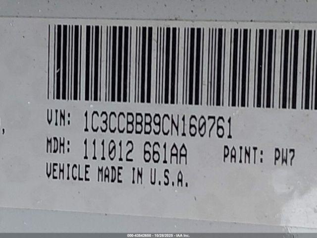 Chrysler 200 Touring Image 8