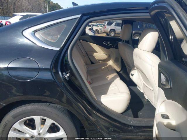 Chrysler 200 Limited Platinum Image 12