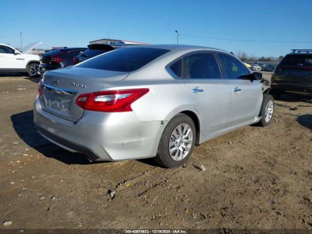 Nissan Altima Image 2