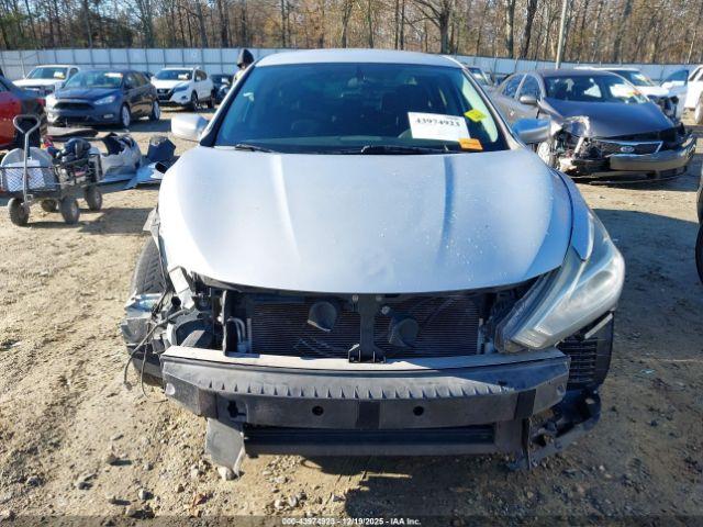 Nissan Altima Image 14