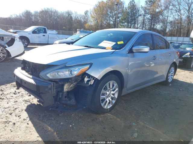 Nissan Altima Image 12