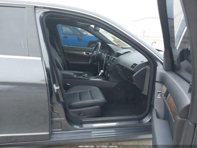 Mercedes-Benz C-Class Sport Image 6