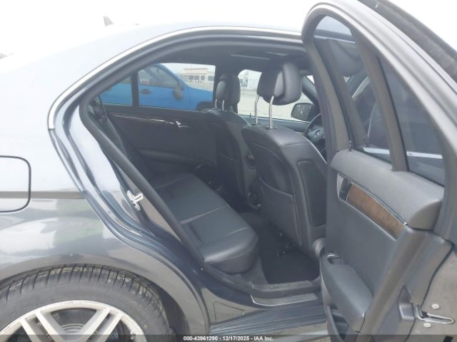 Mercedes-Benz C-Class Sport Image 10