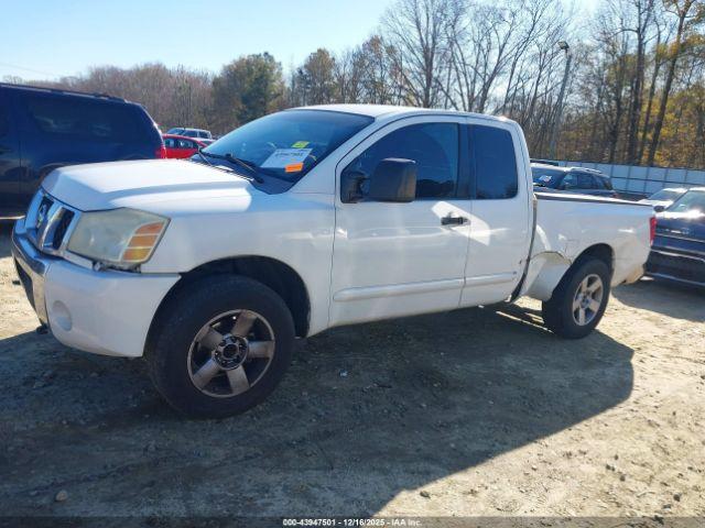 Nissan Titan Se Image 6