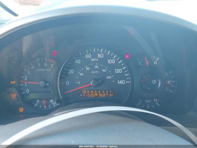 Nissan Titan Se Image 7