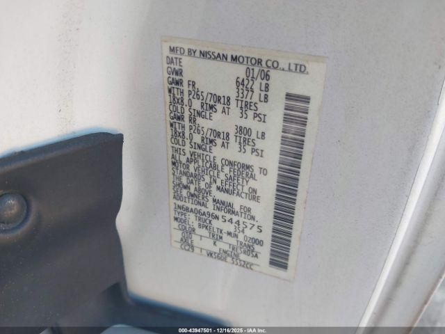 Nissan Titan Se Image 5