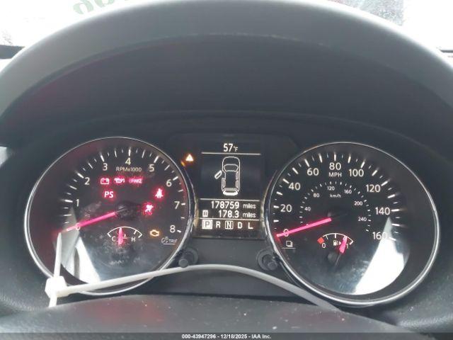 Nissan Rogue S Image 3