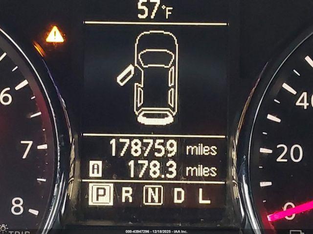 Nissan Rogue S Image 18