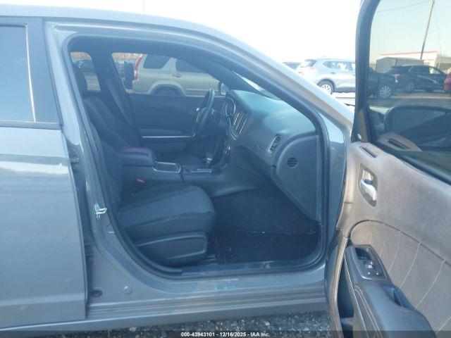 Dodge Charger Image 4