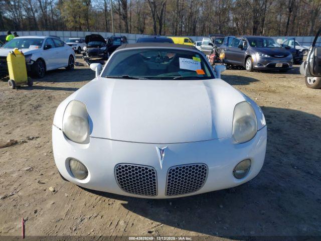 Pontiac Solstice Image 11