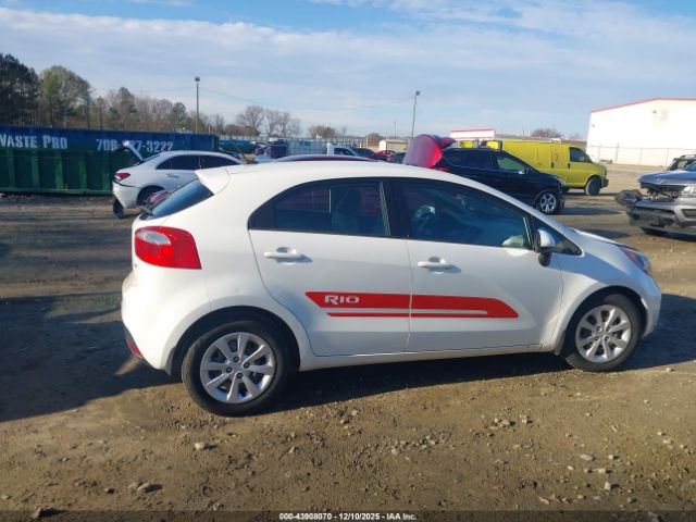 Kia Rio Lx Image 17