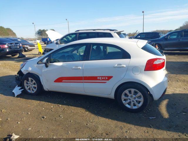 Kia Rio Lx Image 15