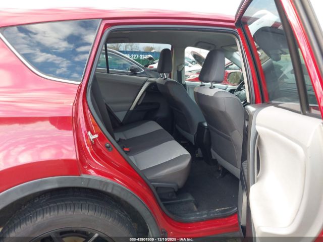 Toyota RAV4 Le Image 9