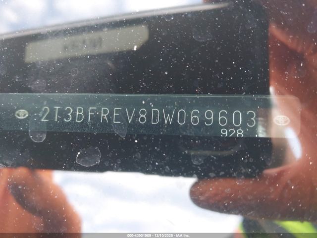 Toyota RAV4 Le Image 15