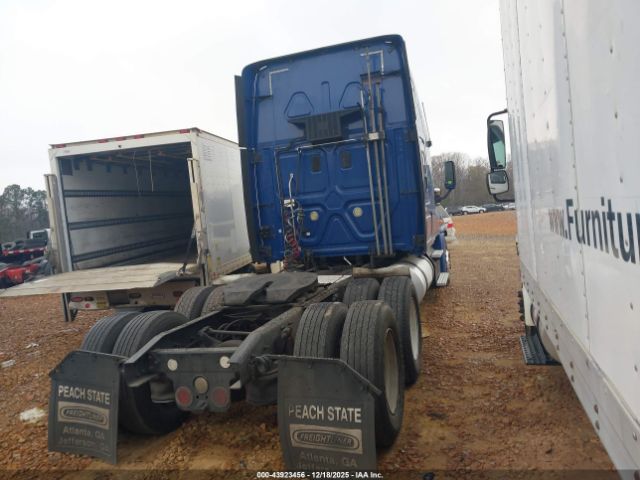 Freightliner Cascadia 125 Image 3