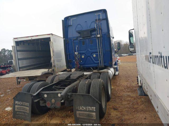 Freightliner Cascadia 125 Image 3