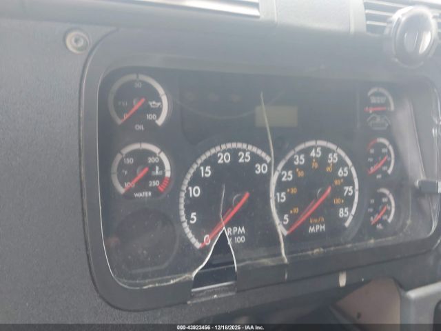 Freightliner Cascadia 125 Image 5