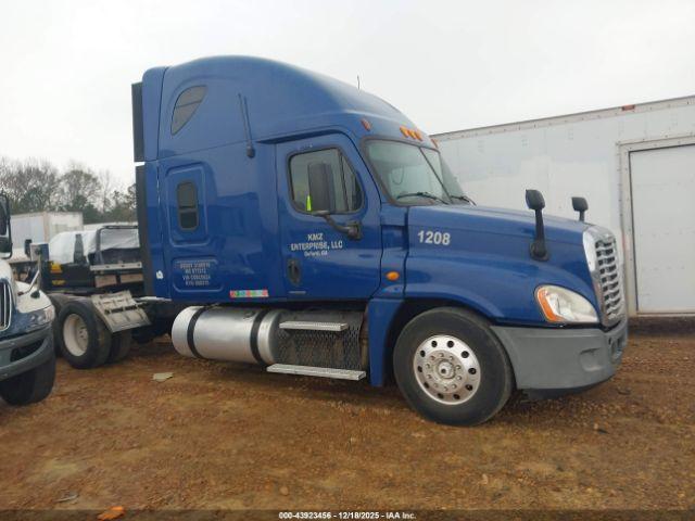 Freightliner Cascadia 125 Image 11