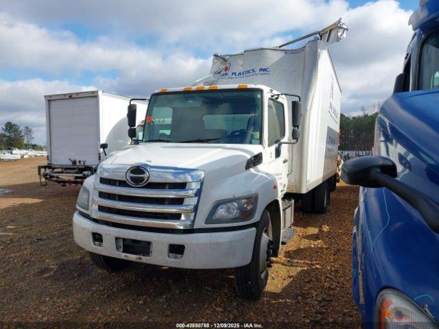 Hino 258 268 Image 9