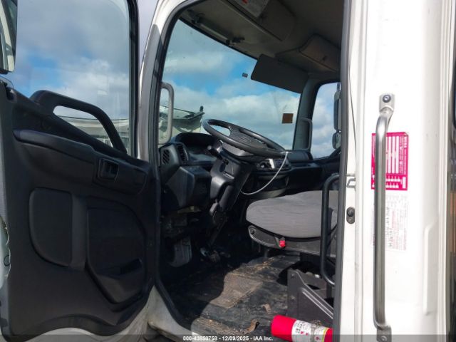 Hino 258 268 Image 16