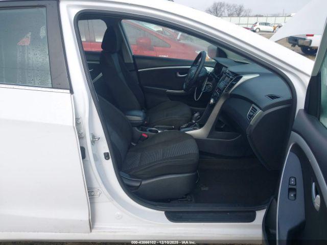 Hyundai ELANTRA Image 3