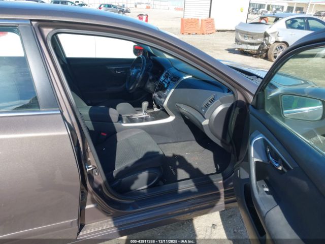 Nissan Altima 2.5 Sv Image 6