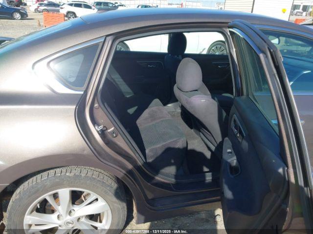 Nissan Altima 2.5 Sv Image 9