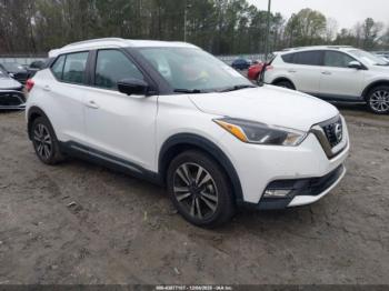  Salvage Nissan Kicks