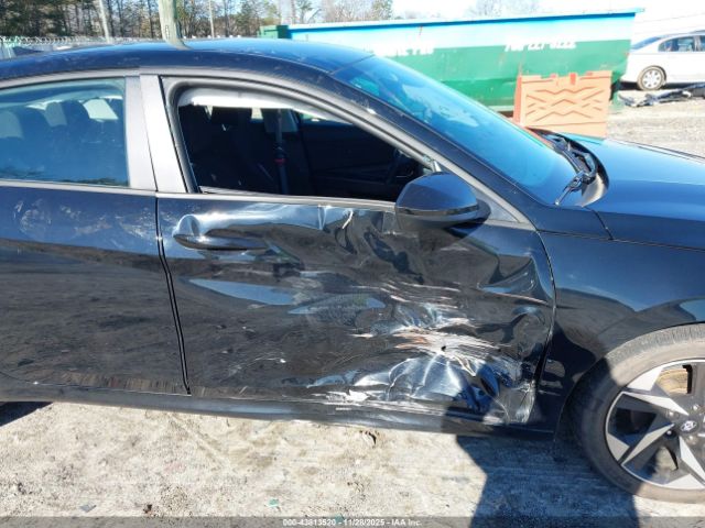 Hyundai ELANTRA Sel Image 16