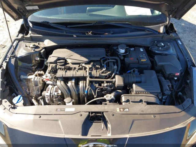 Hyundai ELANTRA Sel Image 3