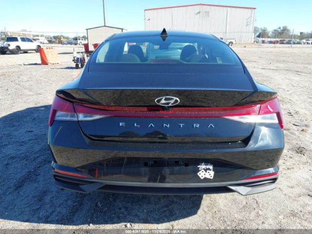 Hyundai ELANTRA Sel Image 8