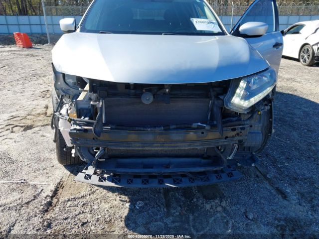 Nissan Rogue S Image 12