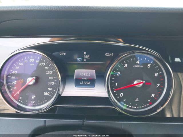 Mercedes-Benz E-Class Image 9