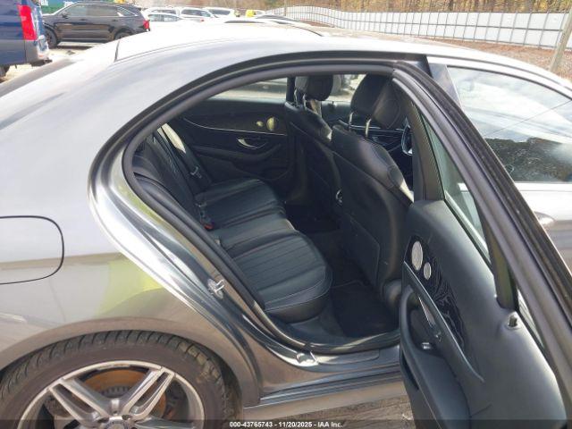 Mercedes-Benz E-Class Image 15