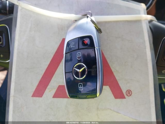 Mercedes-Benz E-Class Image 13