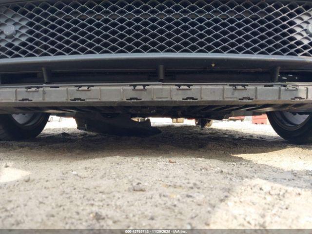 Mercedes-Benz E-Class Image 3