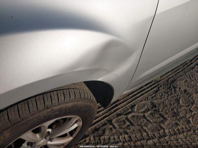 Chevrolet Equinox Lt Image 13