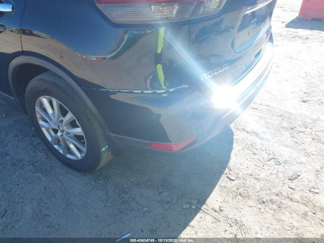 Nissan Rogue S Image 8