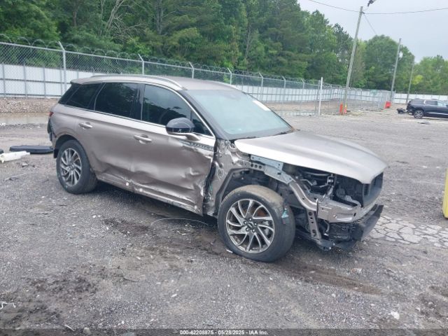 Lincoln Corsair Standard Image 1