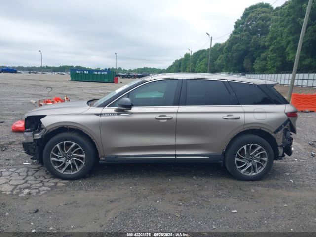 Lincoln Corsair Standard Image 15