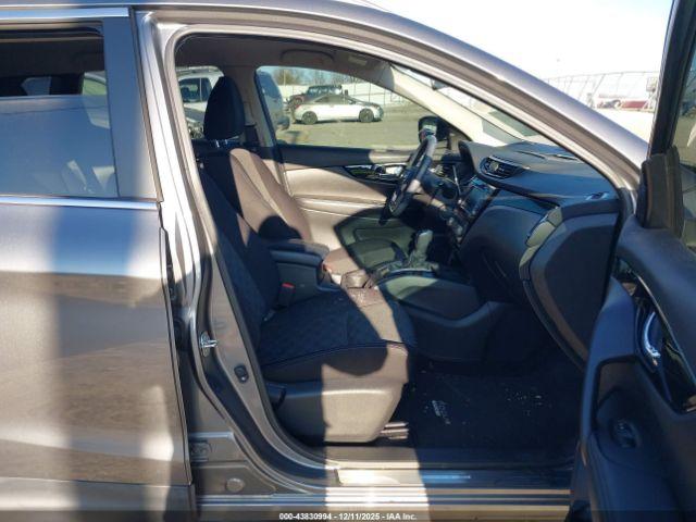 Nissan Rogue Sv Image 9